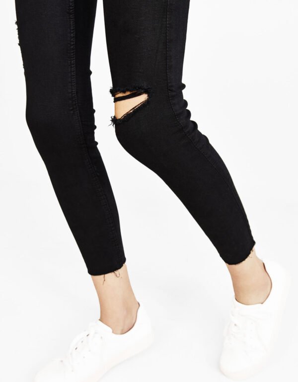 Low waist ripped jeans - Image 7