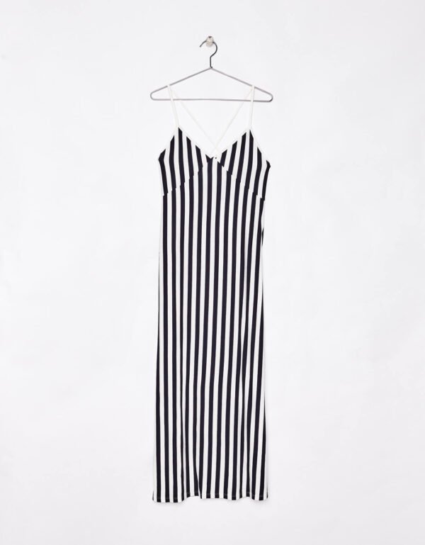 Long strappy dress - Image 10